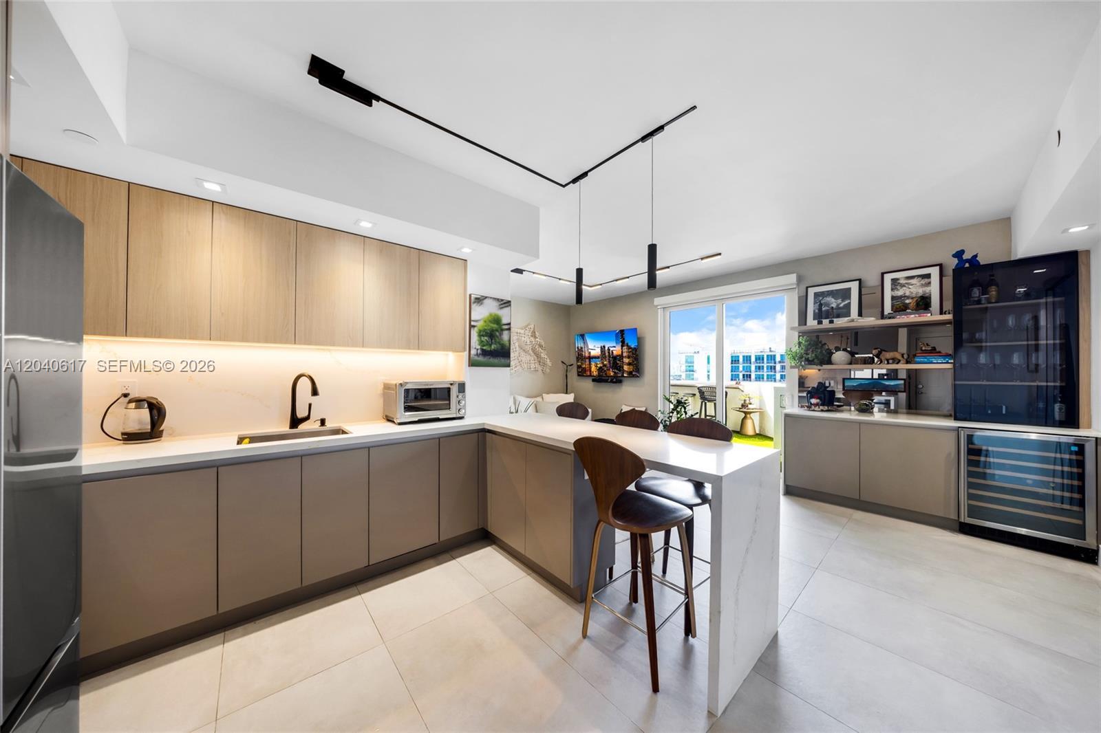 1621 Bay Rd, Miami Beach FL 33139 photo 3