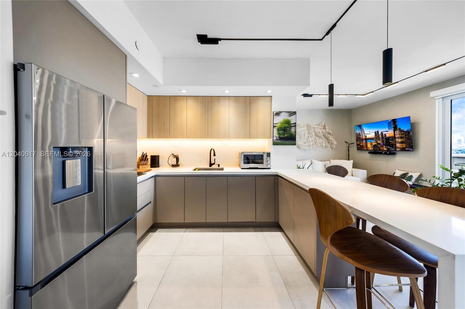 1621 Bay Rd, Miami Beach FL 33139 photo 4