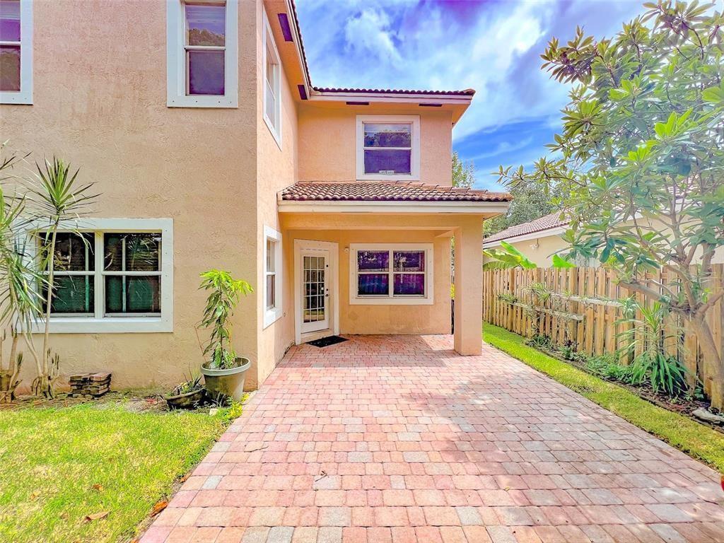 2132 NW 75th Way, Pembroke Pines FL 33024 photo 5