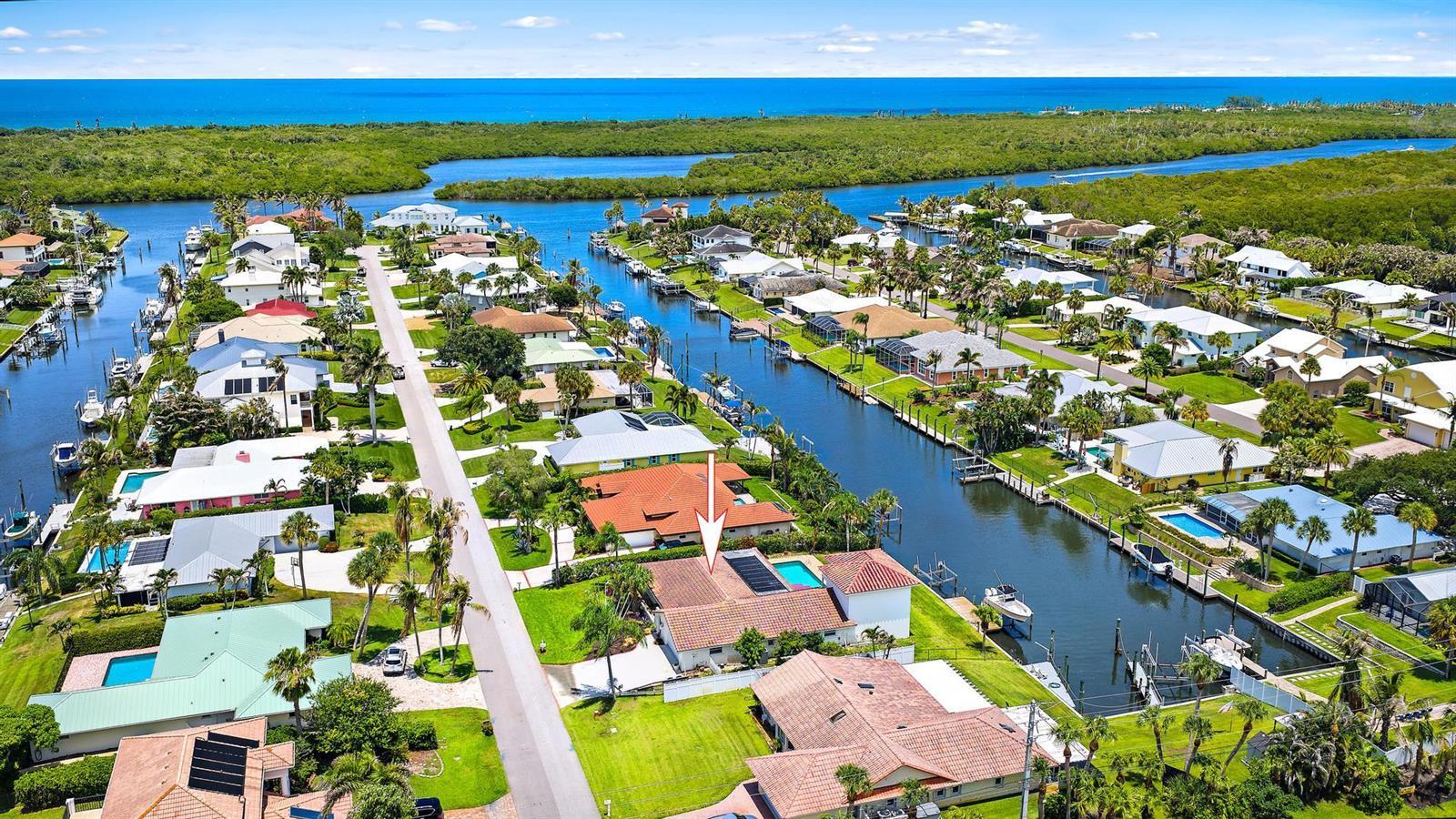 8422 SE Royal Street, Hobe Sound FL 33455 photo 2