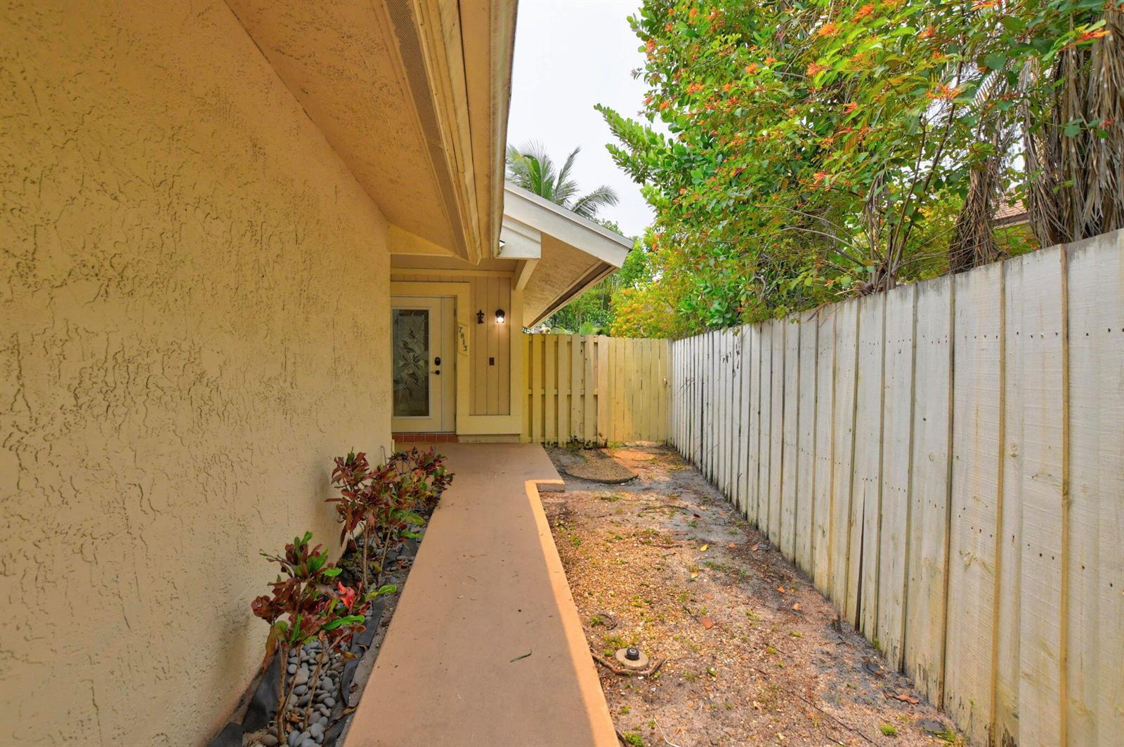 7813 Kenway Place W, Boca Raton FL 33433 photo 5