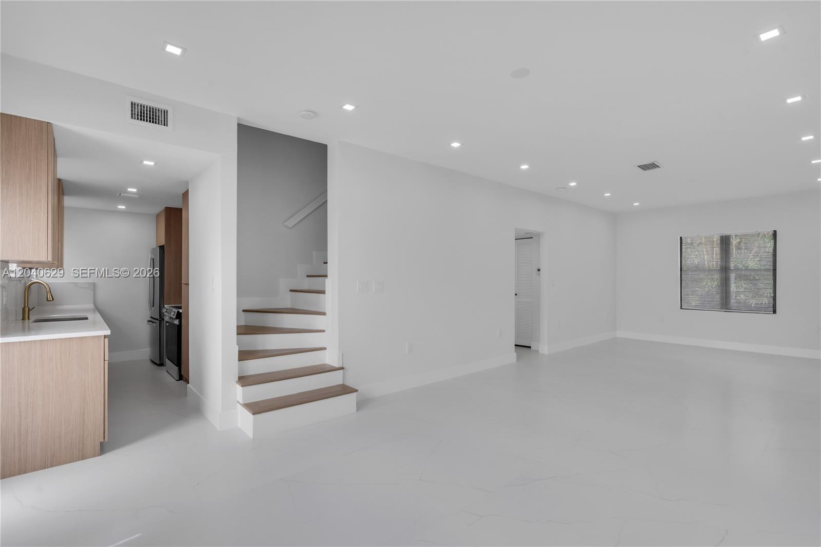 337 W 28th St, Miami Beach FL 33140 photo 5