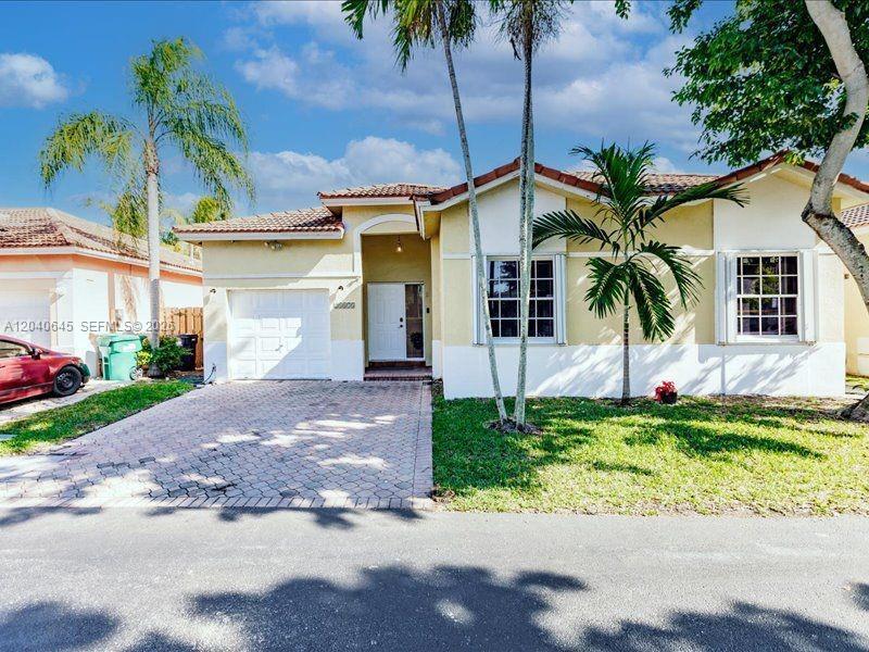 21475 SW 90th Pl, Cutler Bay FL 33189 photo 2