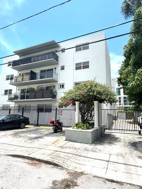444 SW 4th St # 404, Miami FL 33130 photo 4