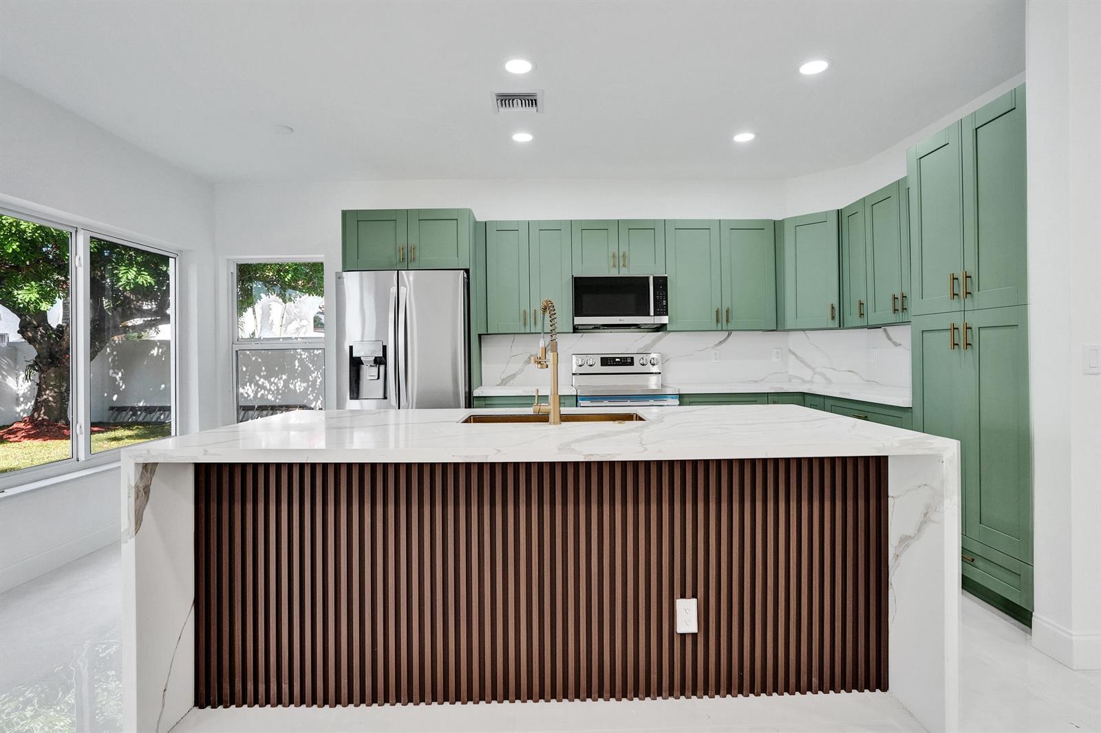 6991 Marion Avenue, Margate FL 33063