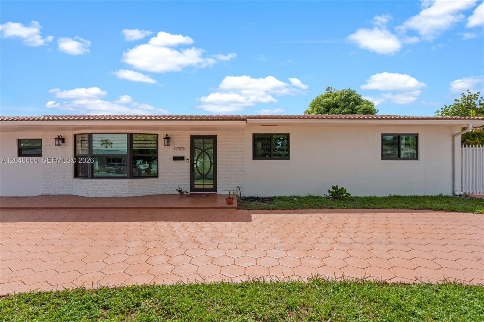7701 W 16th Ct, Hialeah FL 33014 photo 2