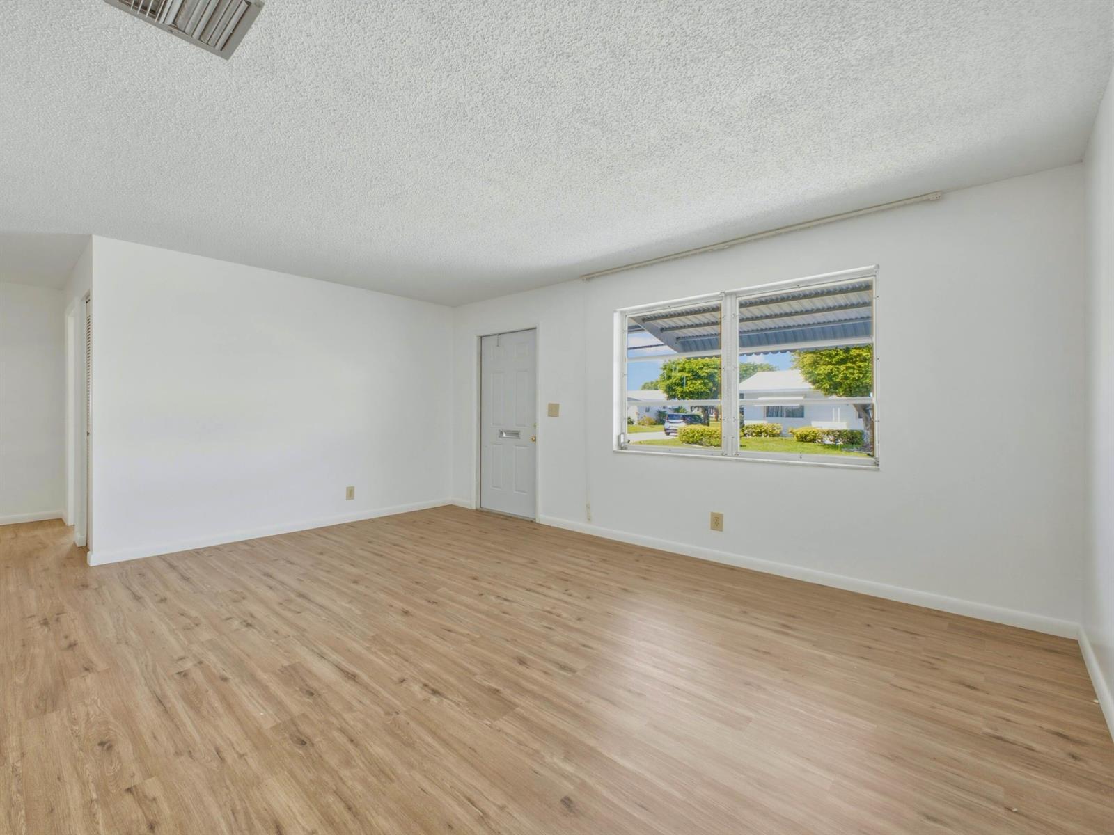 1012 SW 17th Street, Boynton Beach FL 33426 photo 4