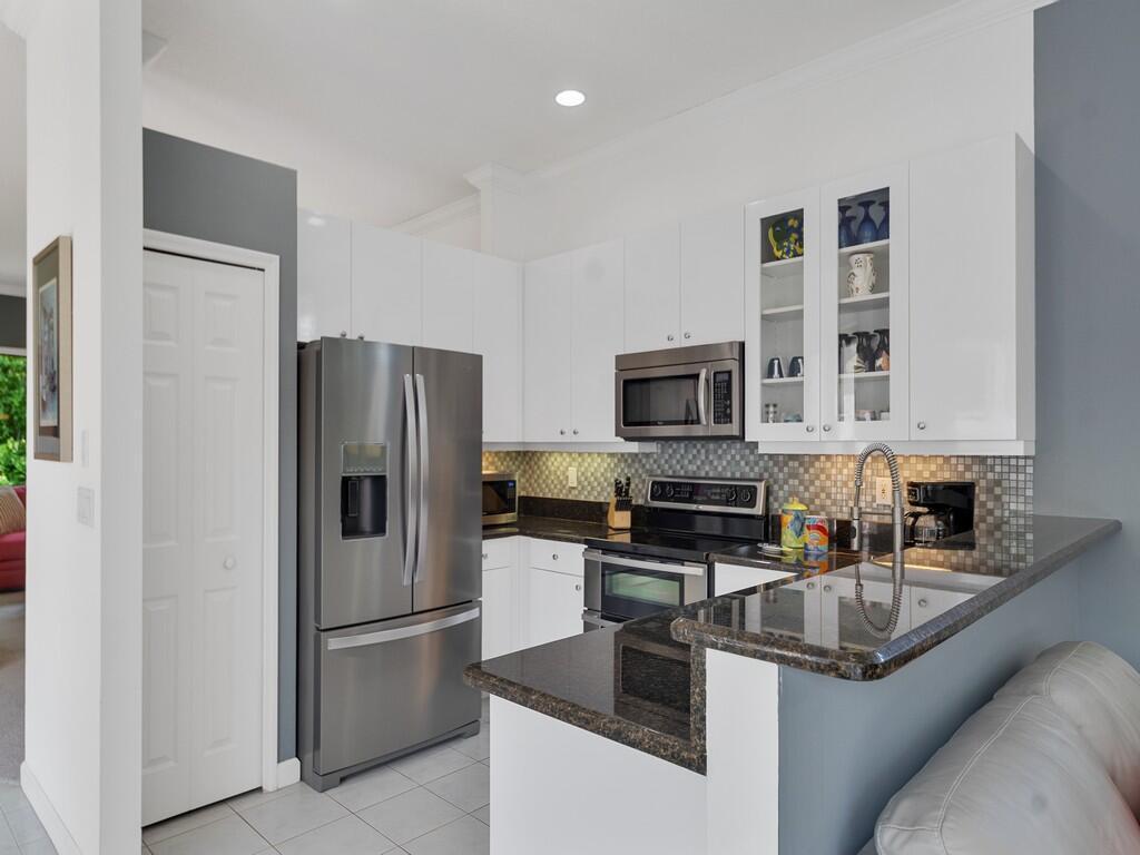 709 SW Andros Cove, Port St. Lucie FL 34986 photo 4