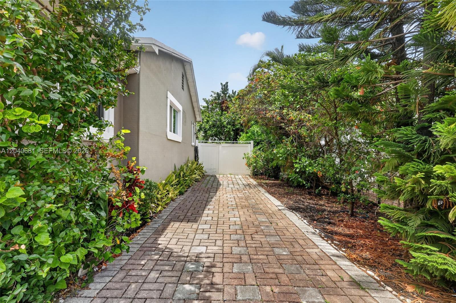 2315 Johnson St, Hollywood FL 33020 photo 4