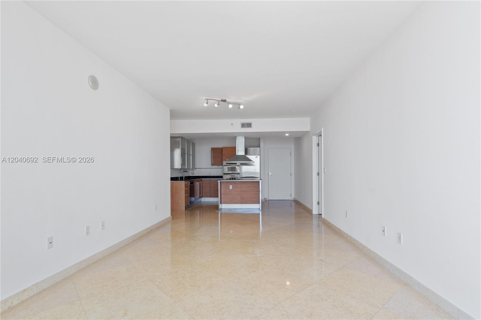 218 SE 14th St # 1803, Miami FL 33131 photo 3