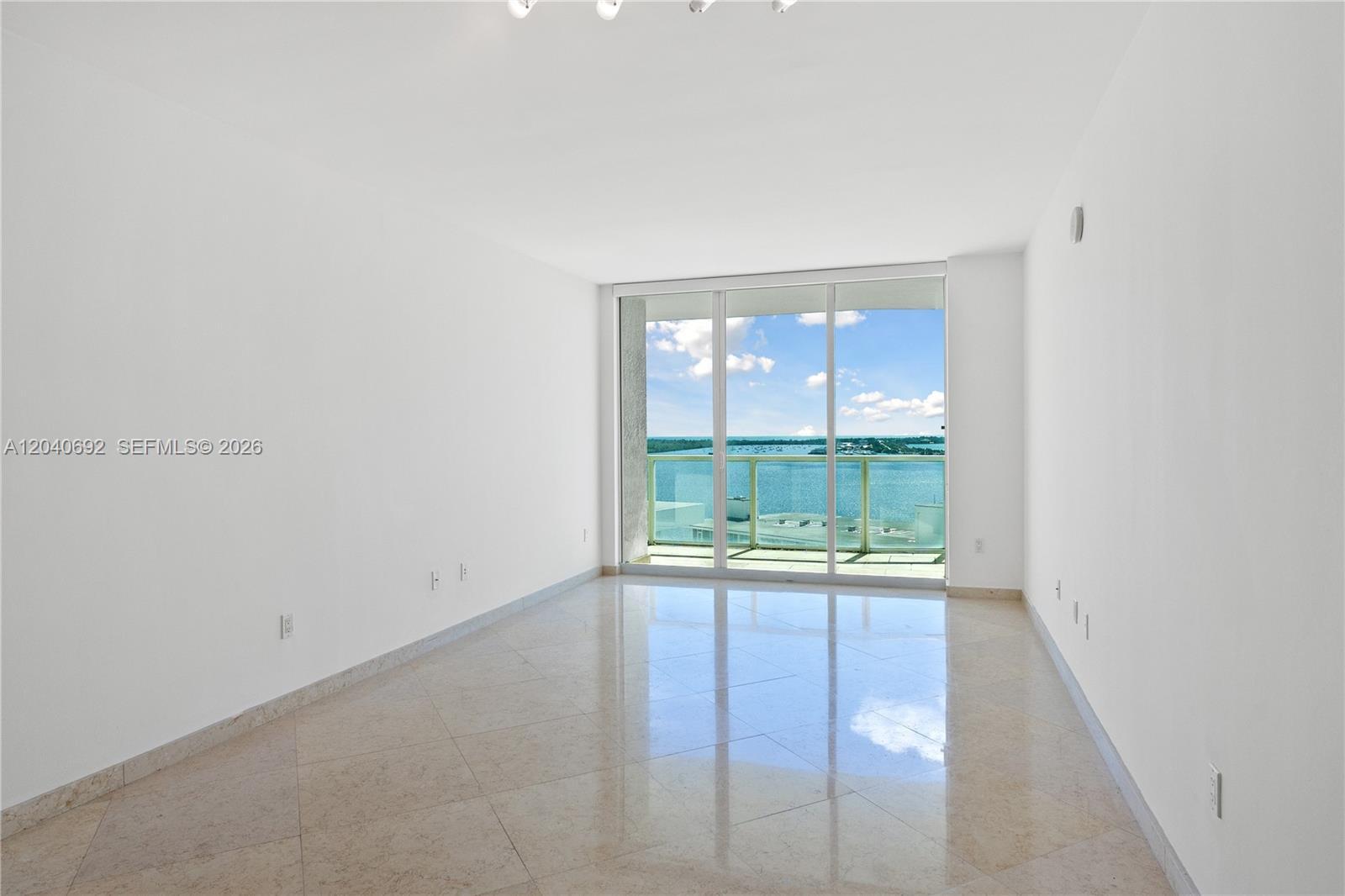 218 SE 14th St # 1803, Miami FL 33131 photo 5