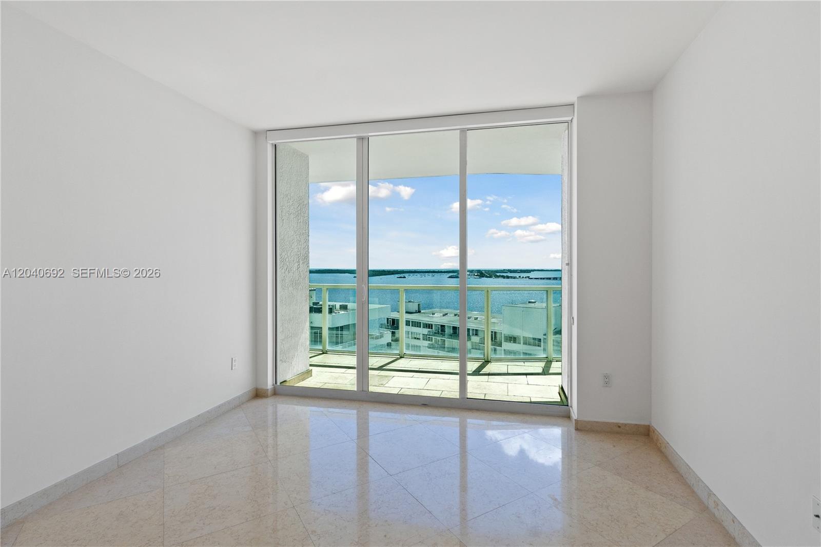 218 SE 14th St # 1803, Miami FL 33131 photo 4