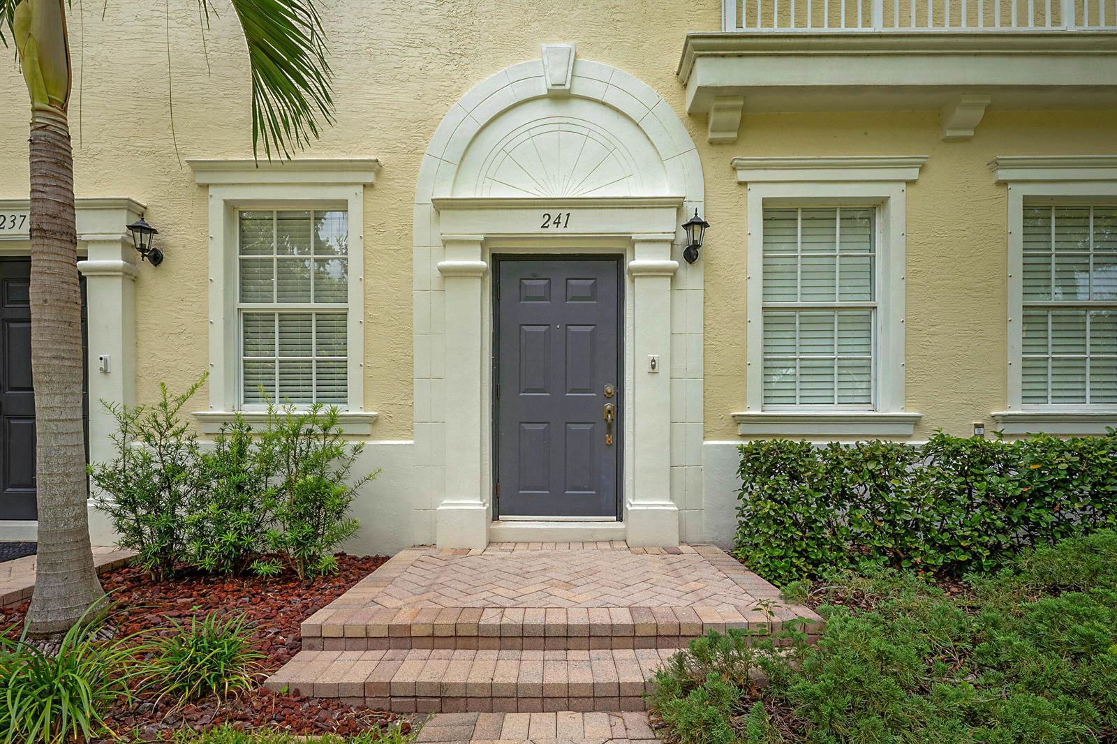 241 E Thatch Palm Circle, Jupiter FL 33458 photo 3