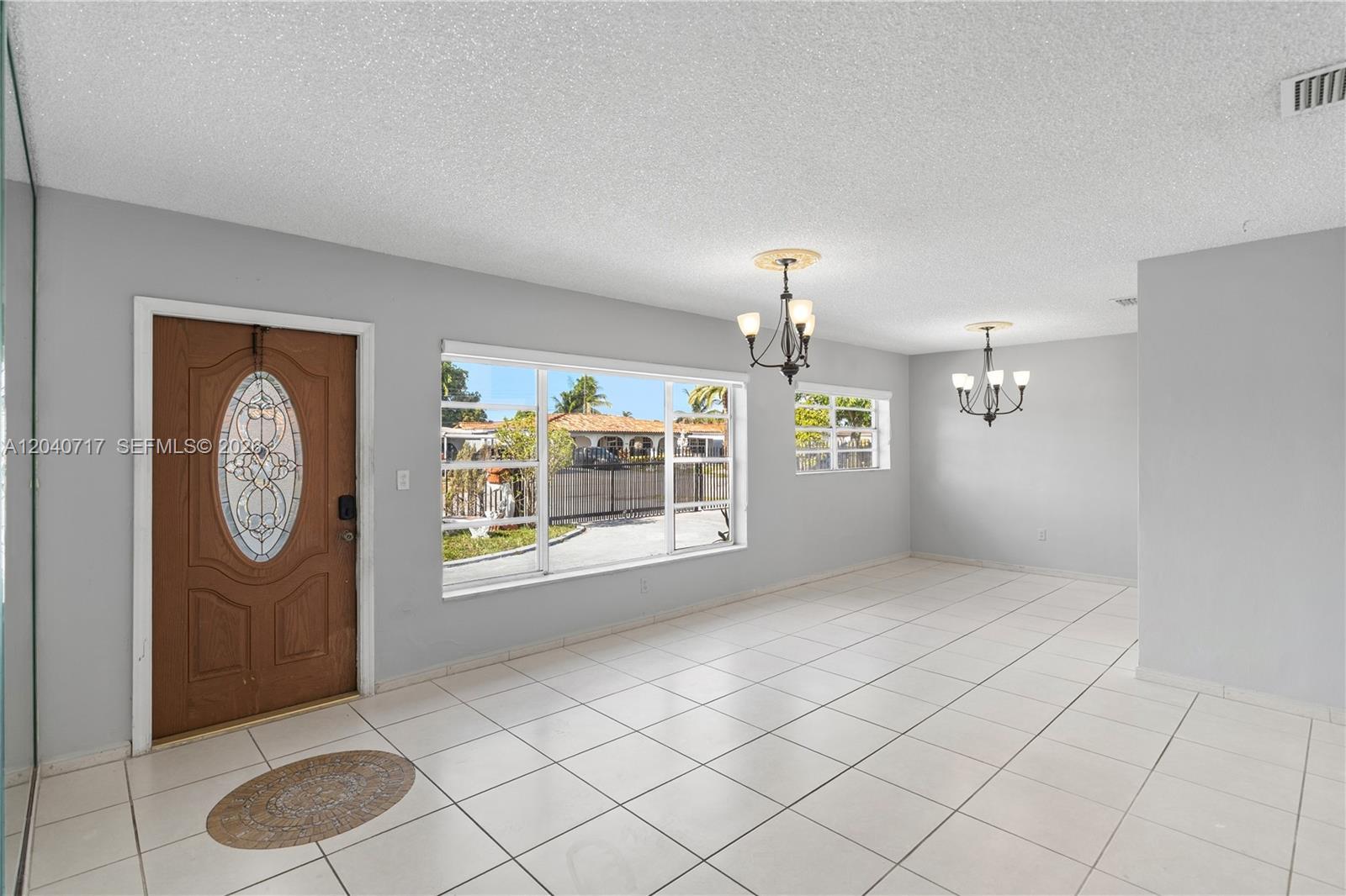 491 W 35th Pl, Hialeah FL 33012 photo 3