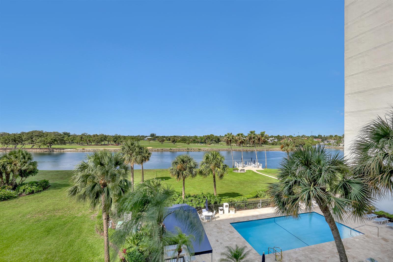 356 Golfview Road # 403, North Palm Beach FL 33408 photo 3