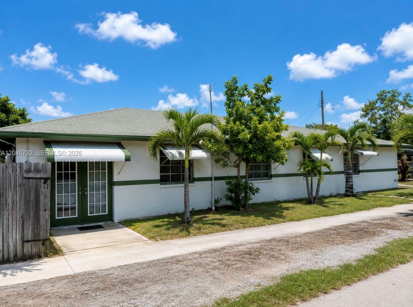 141 SW 2nd St, Deerfield Beach FL 33441 photo 2