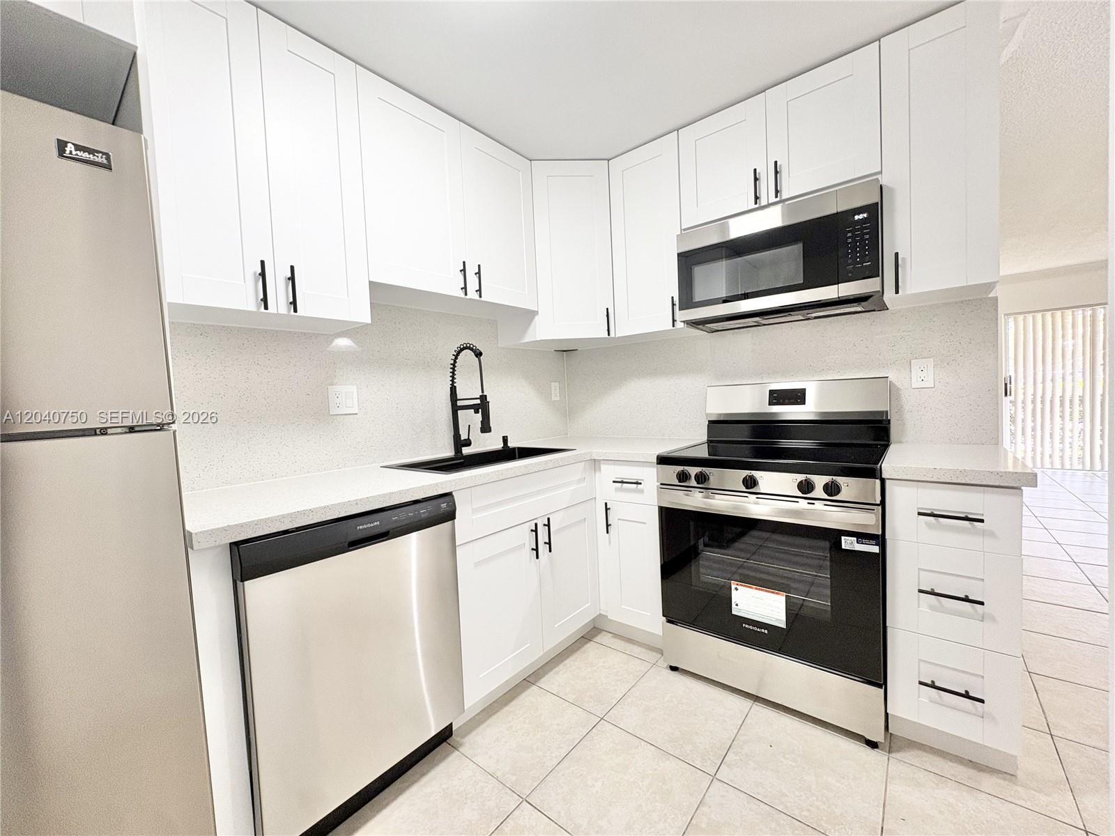 104 Gardens Dr # 103, Pompano Beach FL 33069 photo 3
