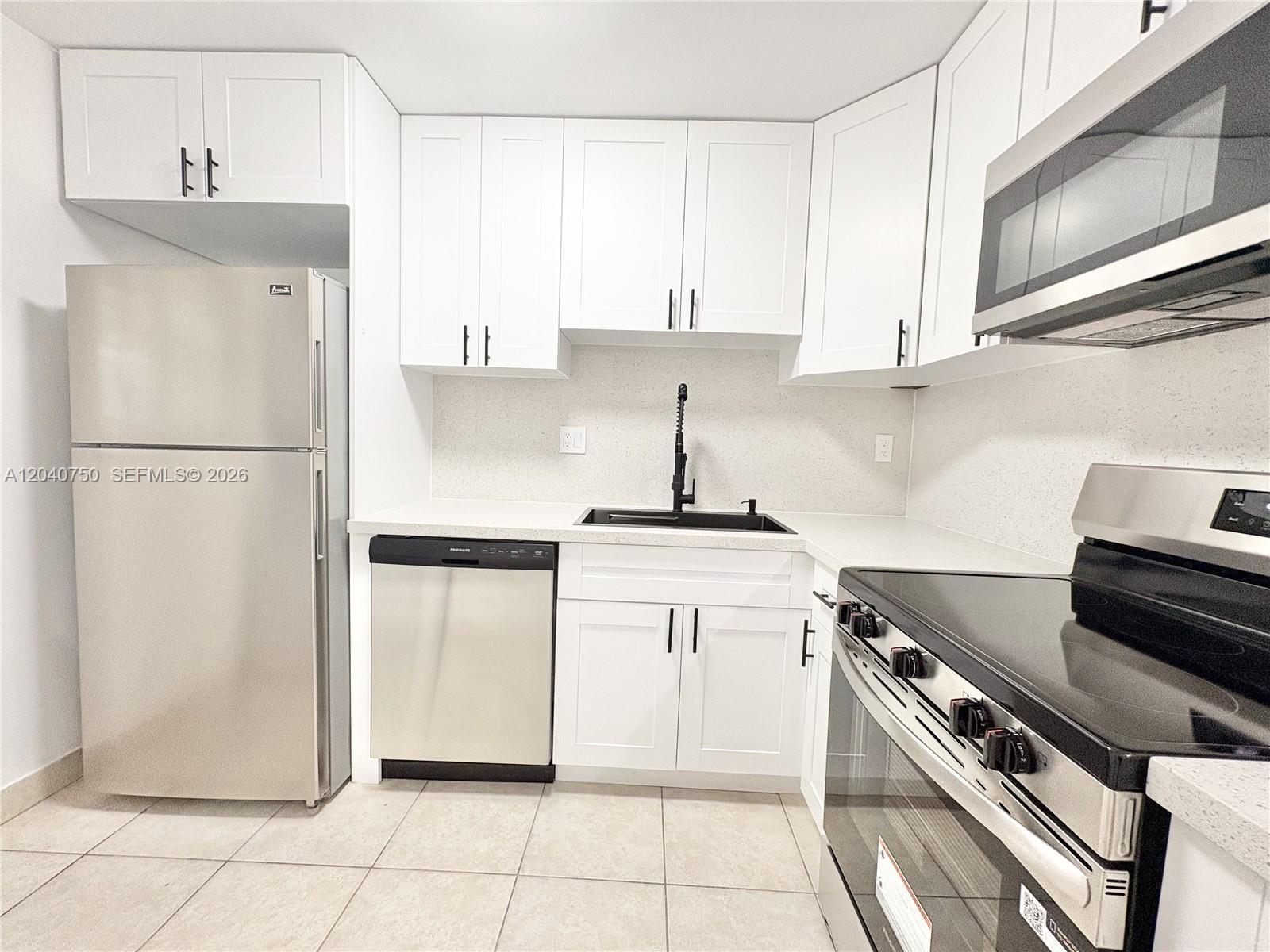 104 Gardens Dr # 103, Pompano Beach FL 33069 photo 4