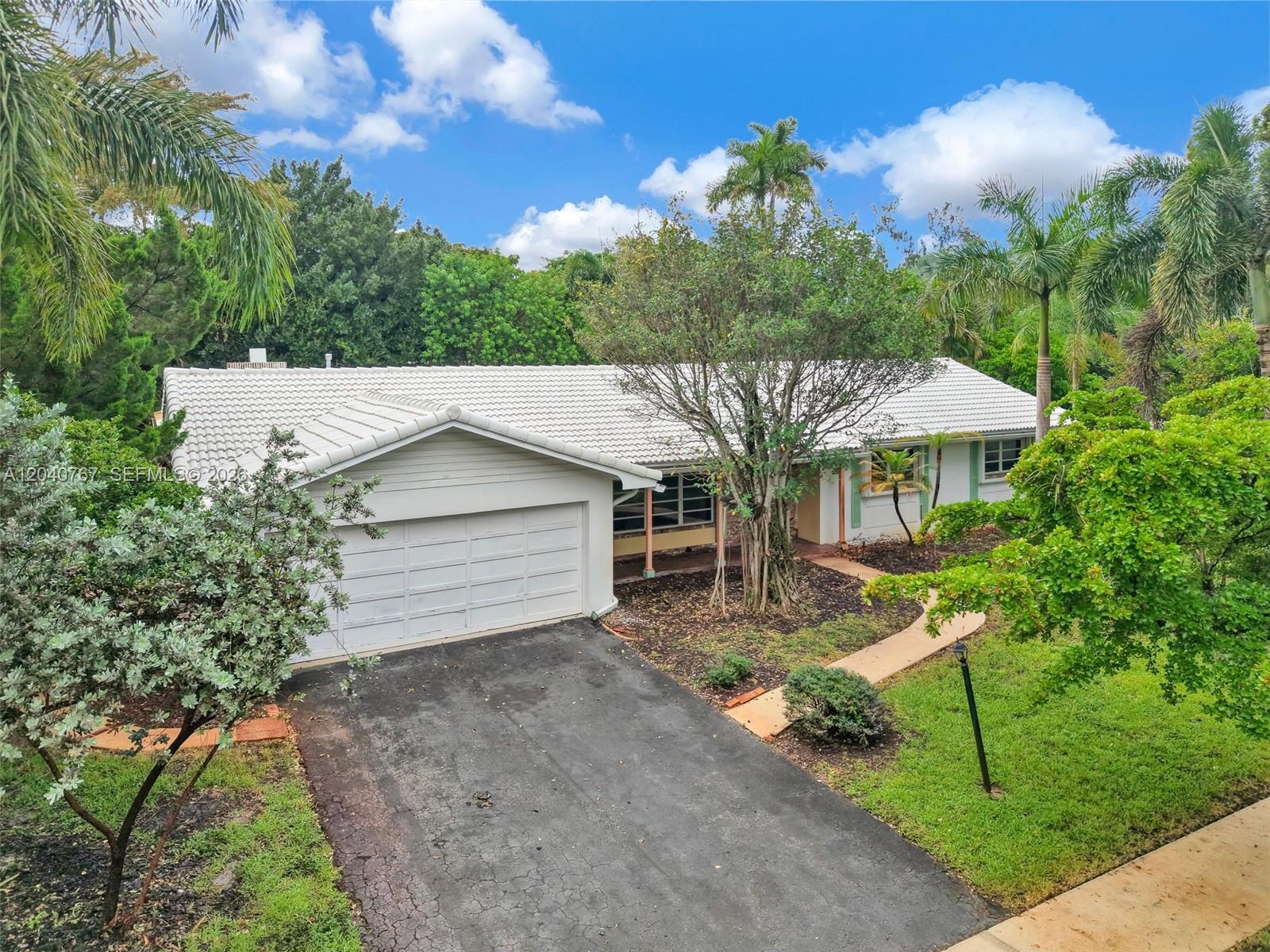 600 Petunia Dr, Plantation FL 33317 photo 2