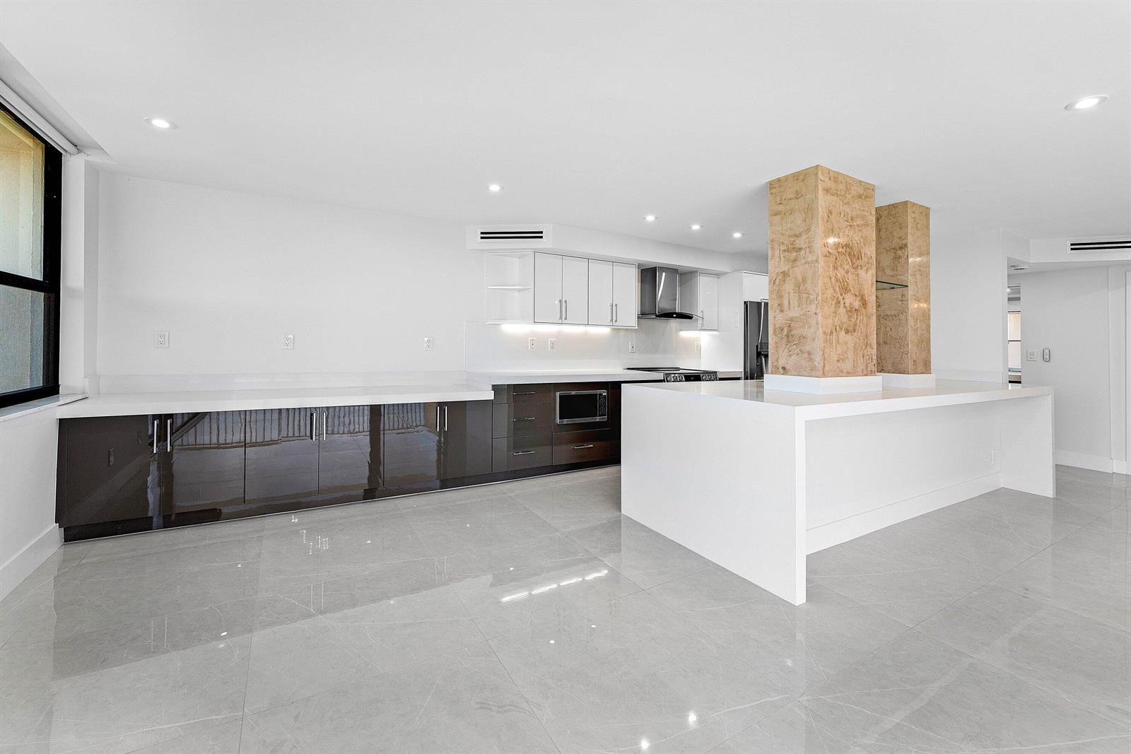 5480 N Ocean Drive, Singer Island FL 33404 photo 5