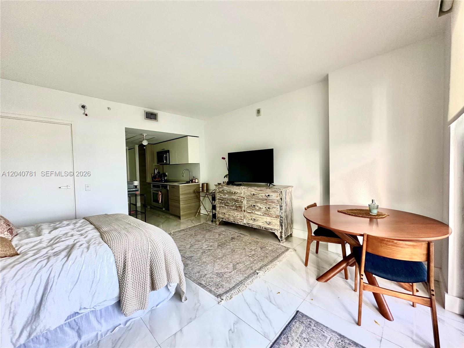 1300 Brickell Bay Dr # 2106, Miami FL 33131 photo 3