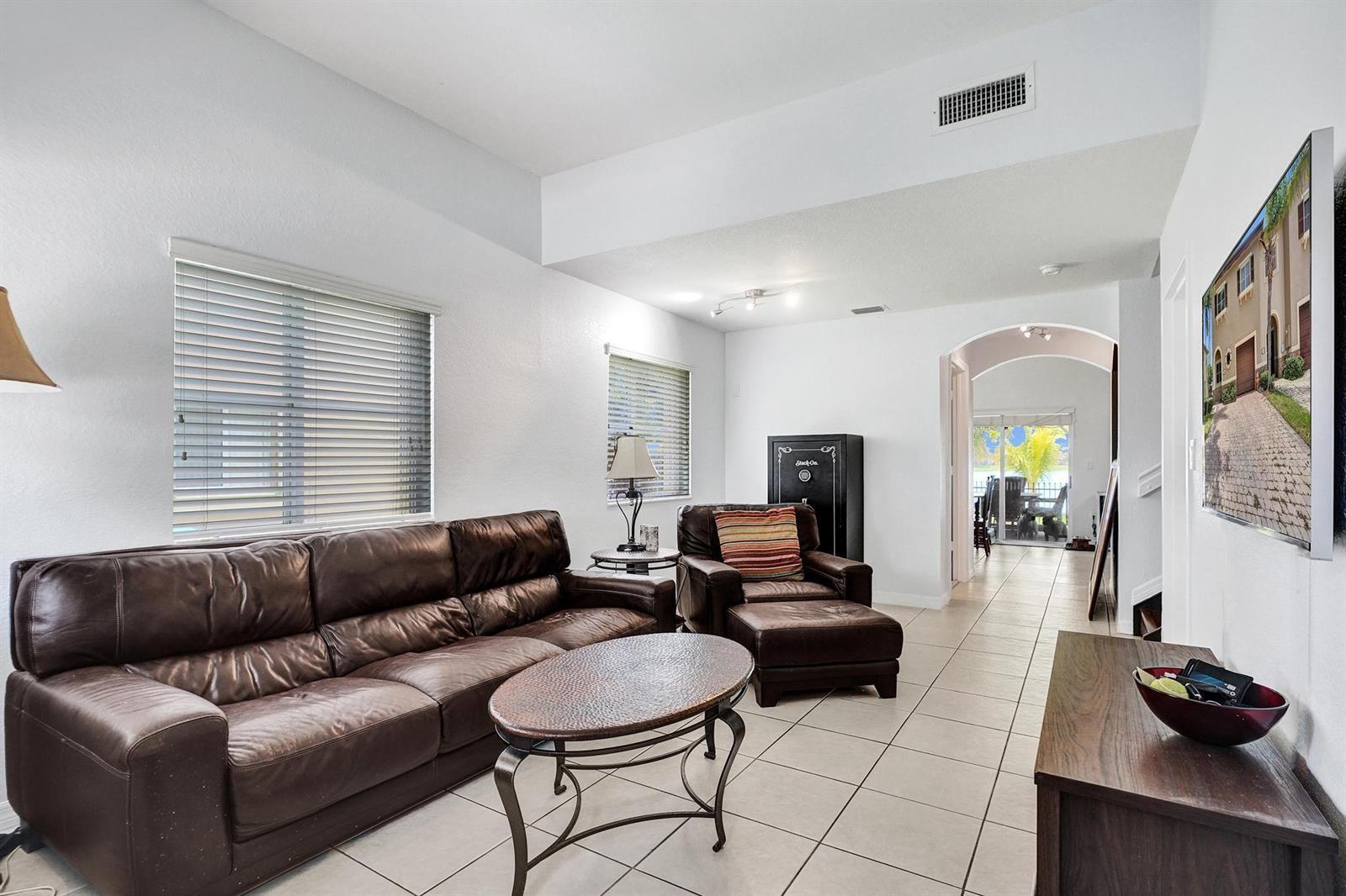 22256 SW 89th Court, Cutler Bay FL 33190 photo 4
