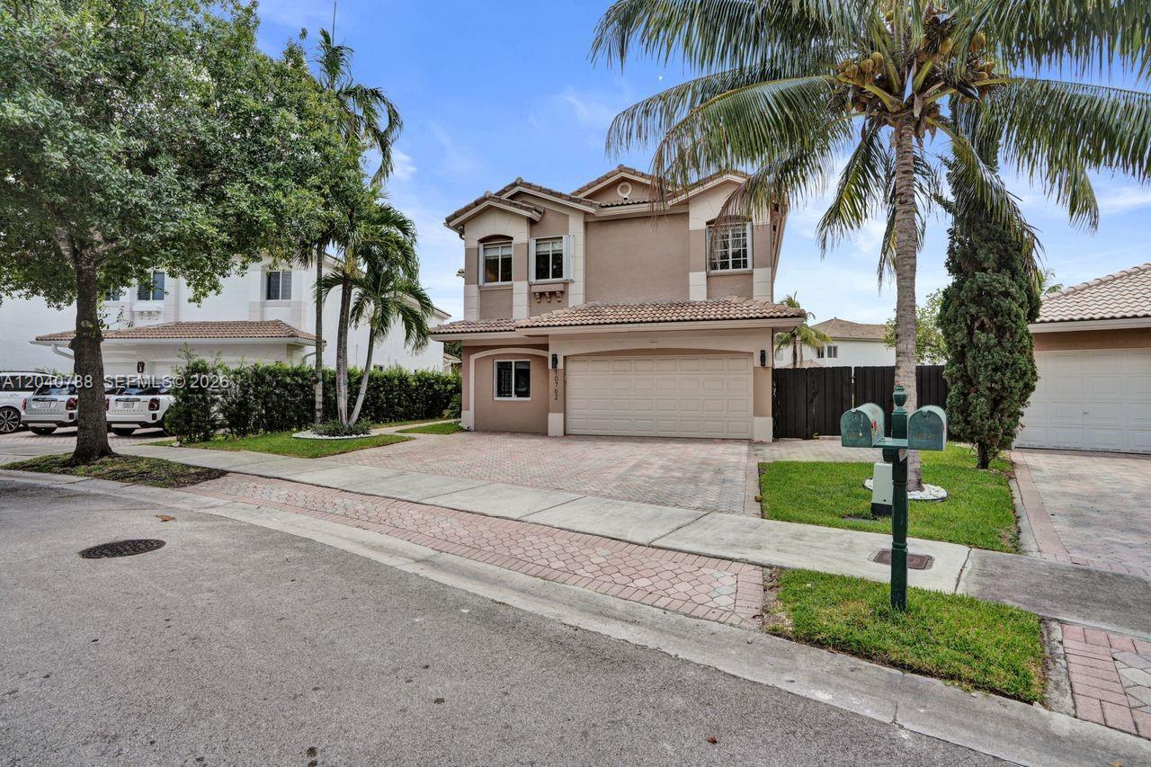 10762 NW 71st St, Doral FL 33178 photo 3
