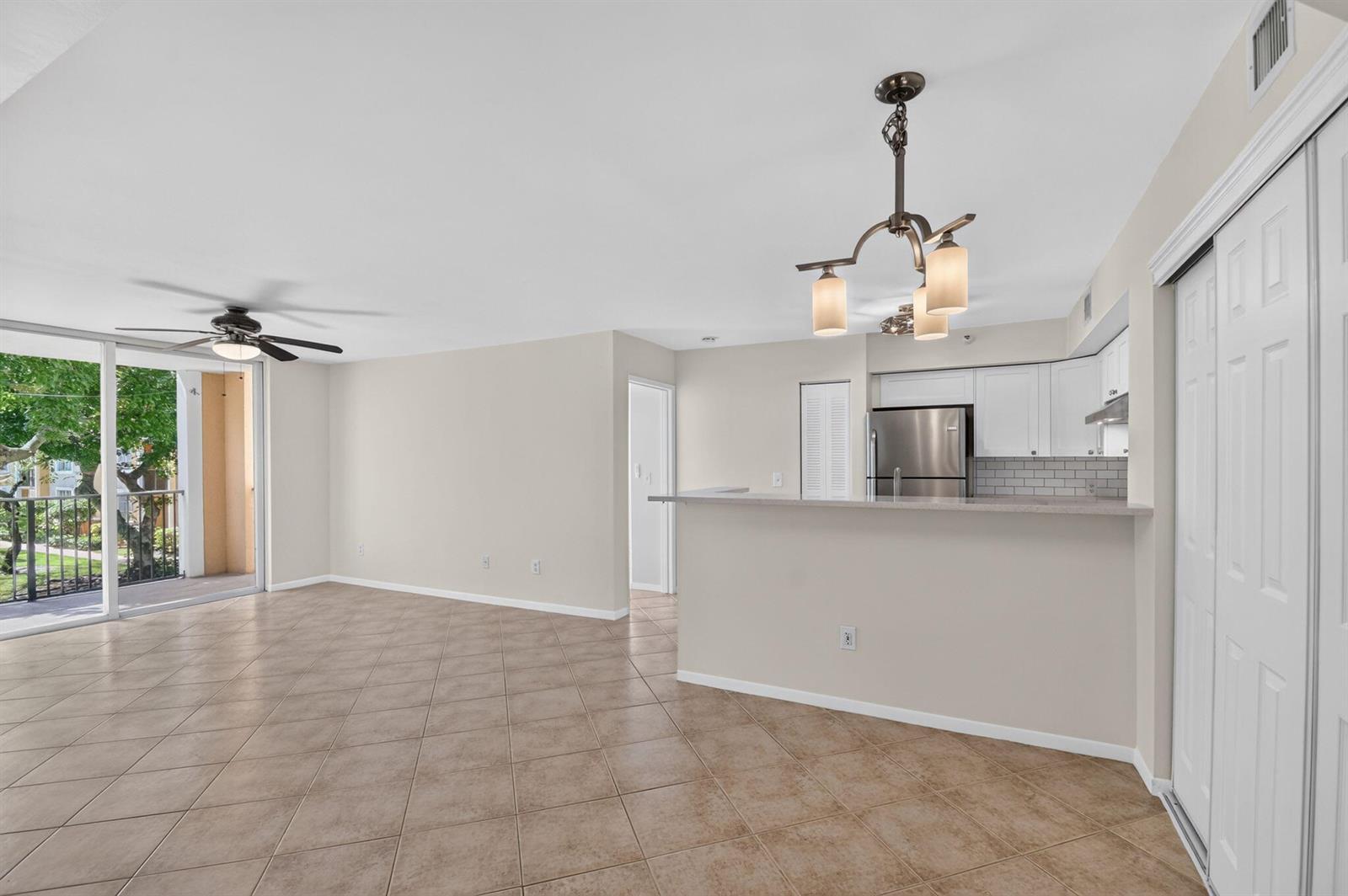 107 Yacht Club Way # 208, Hypoluxo FL 33462
