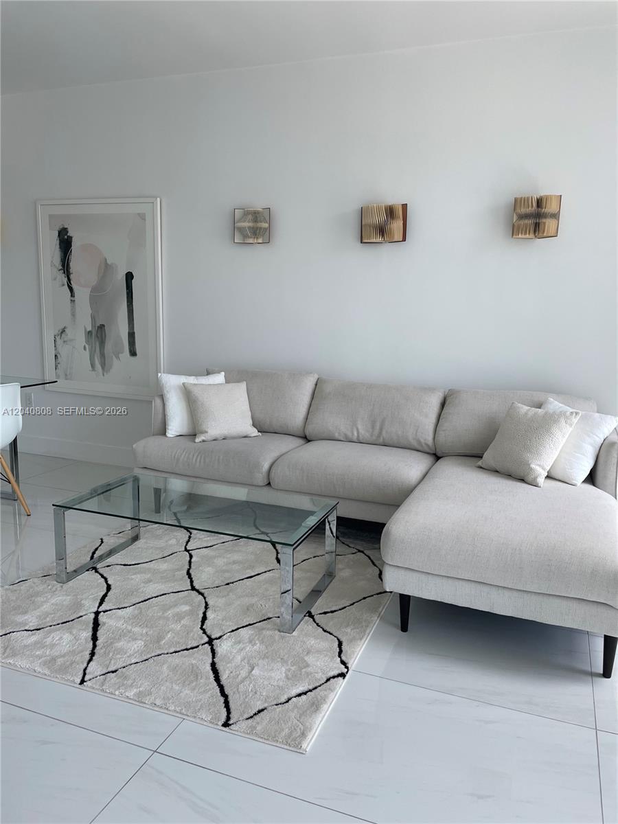 244 Biscayne Blvd # 2005, Miami FL 33132 photo 2