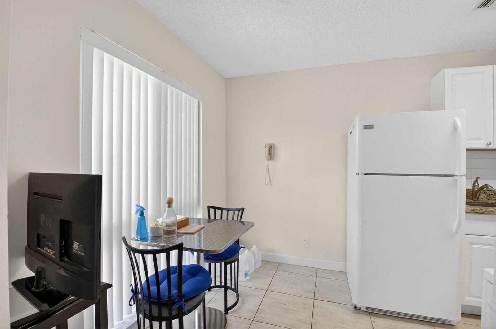 13984 Vía Flora # B, Delray Beach FL 33484 photo 5