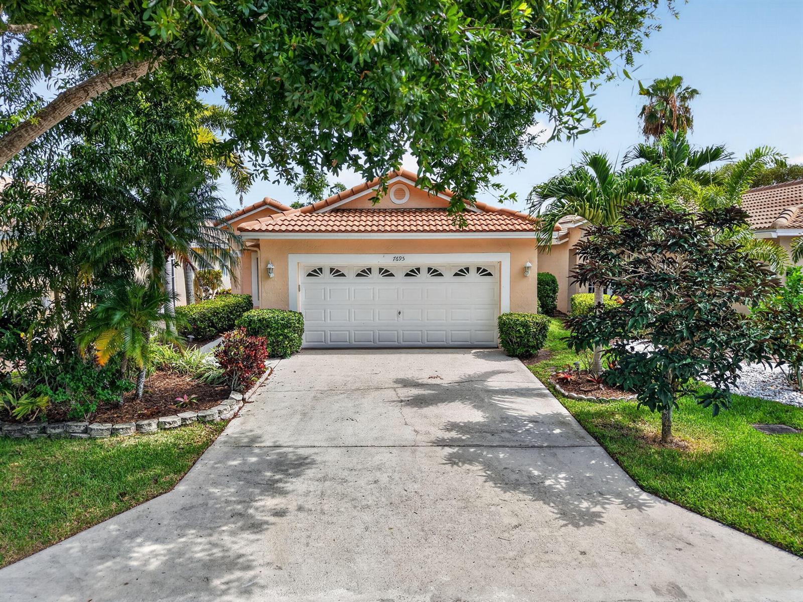7695 Cherry Blossom Way, Boynton Beach FL 33437 photo 2