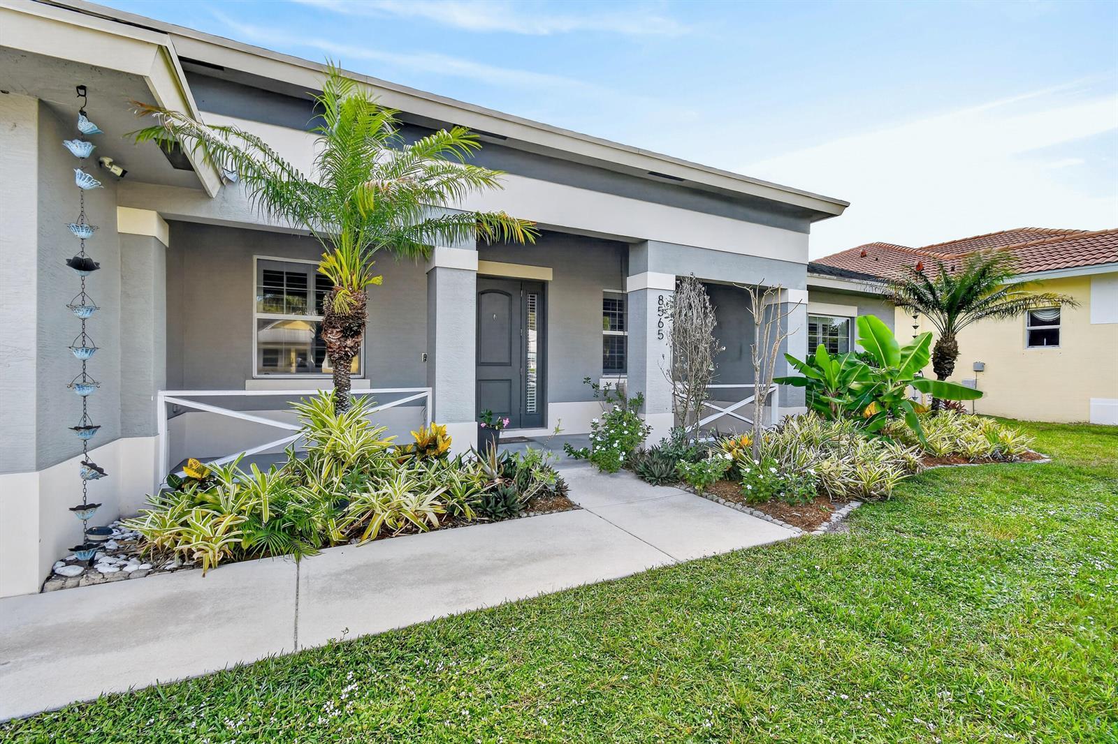 8565 SE Pinehaven Avenue, Hobe Sound FL 33455 photo 2