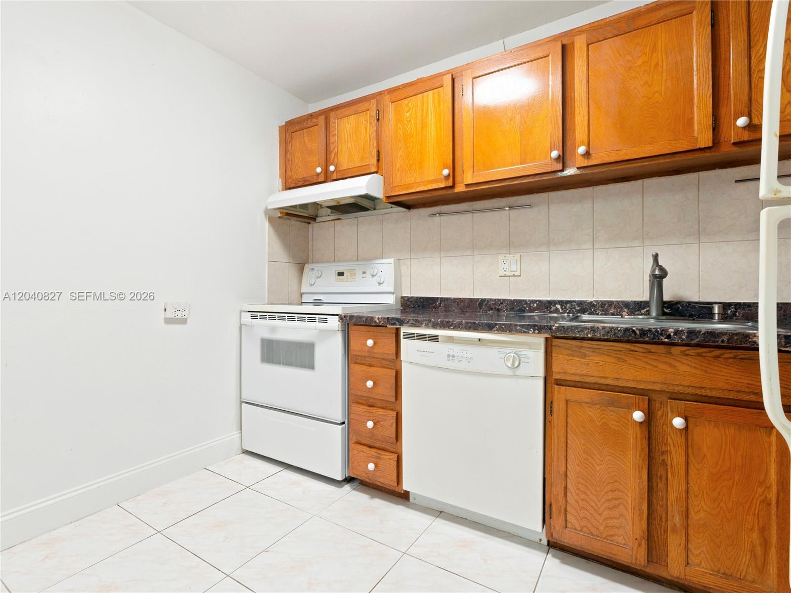3740 Inverrary Dr # 3N, Lauderhill FL 33319 photo 4