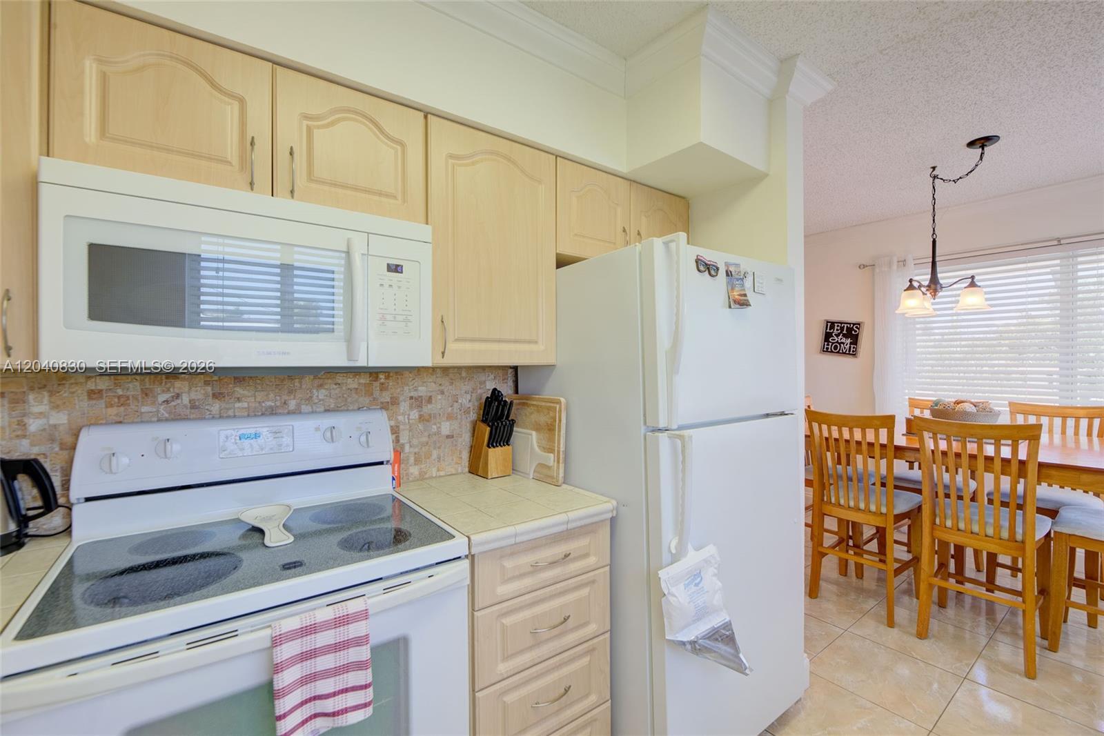 920 SW 10th Ter # 12R, Hallandale Beach FL 33009