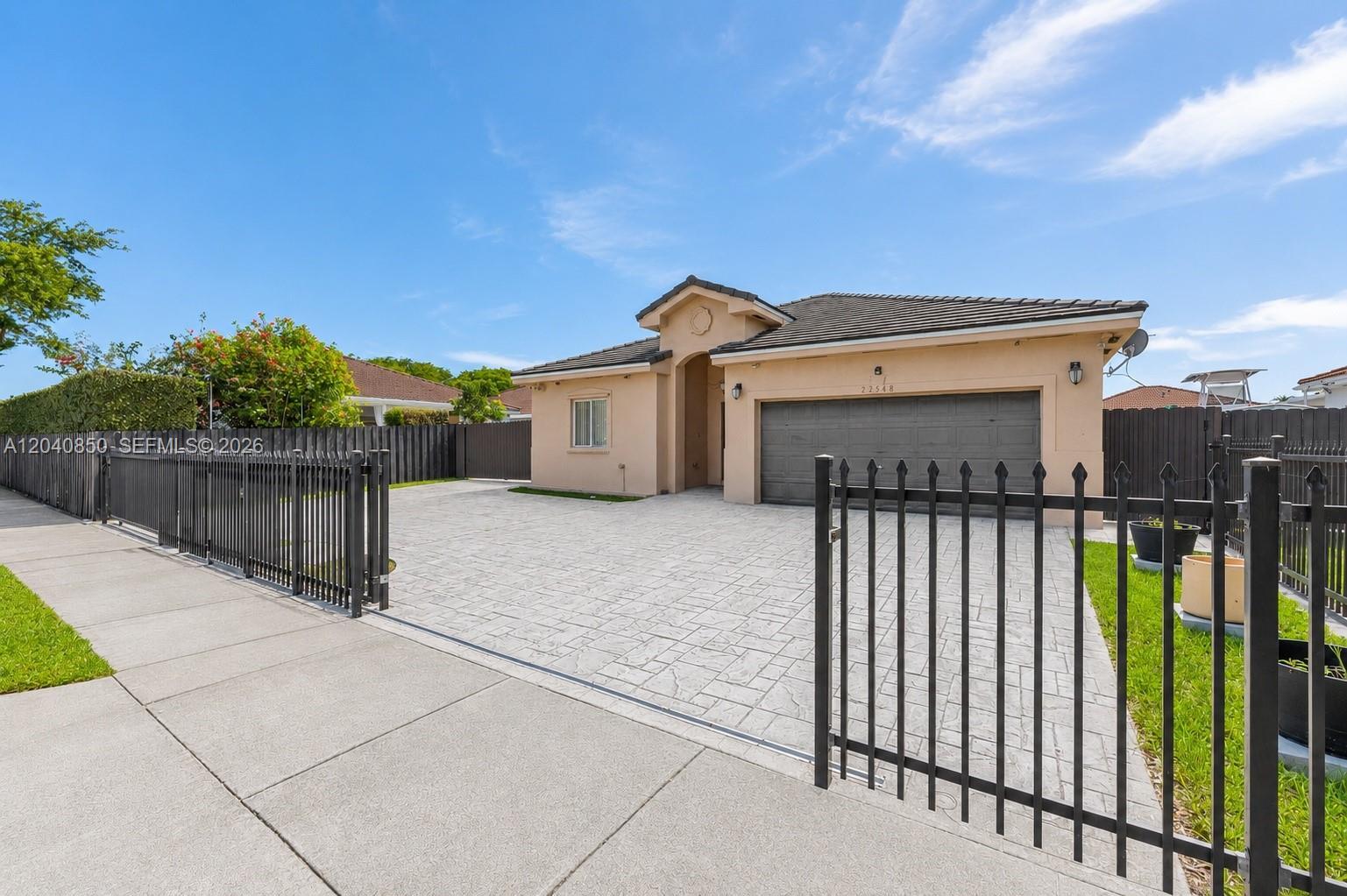 22548 SW 102nd Path, Cutler Bay FL 33190 photo 2