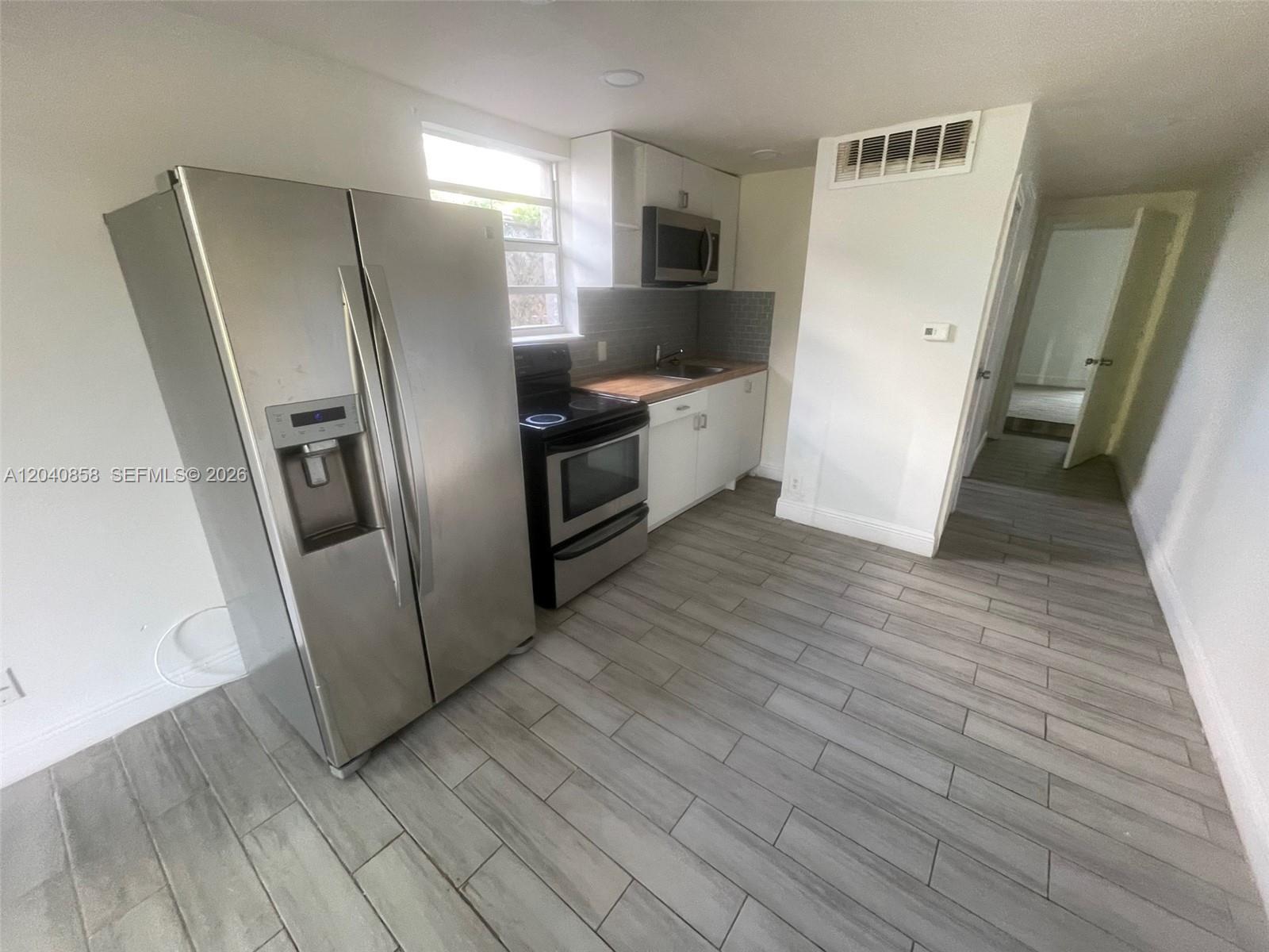 1865 NW 16th St # 1, Miami FL 33125 photo 2