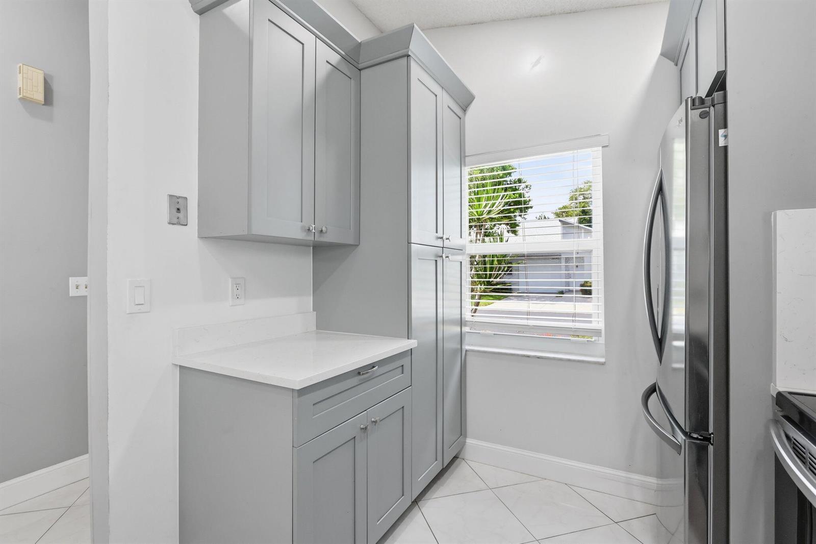 8621 Jasmine Way, Boca Raton FL 33496 photo 4