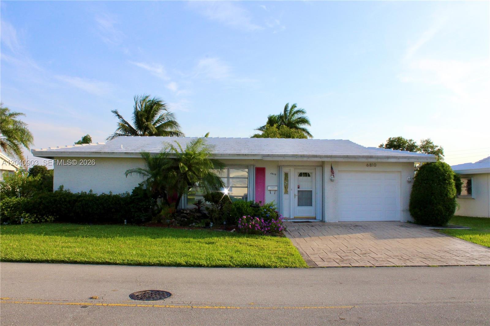 6810 NW 70th St, Tamarac FL 33321