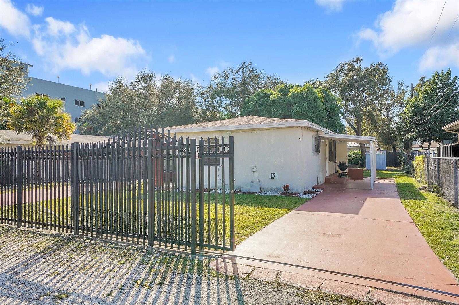 1646 NE 150th Street # 1, Miami FL 33181 photo 2