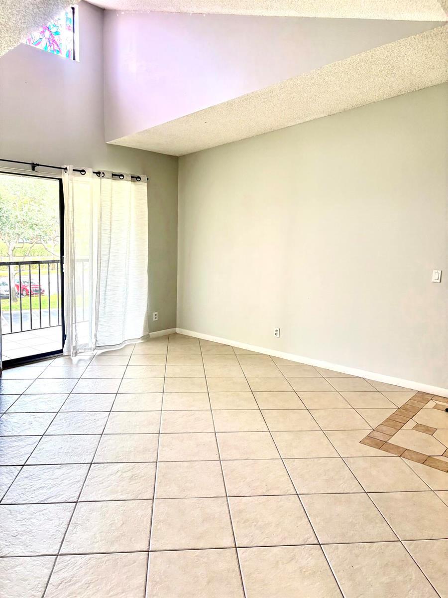201 Foxtail Drive # H3, FL 33415 photo 3