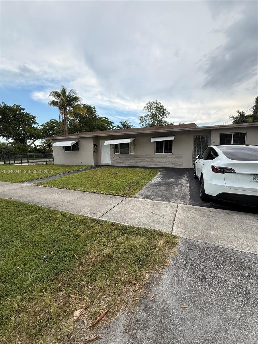 300 SW 9th Ave # A, Hallandale Beach FL 33009