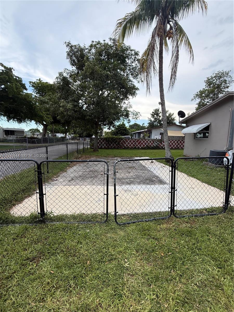 300 SW 9th Ave # A, Hallandale Beach FL 33009 photo 4