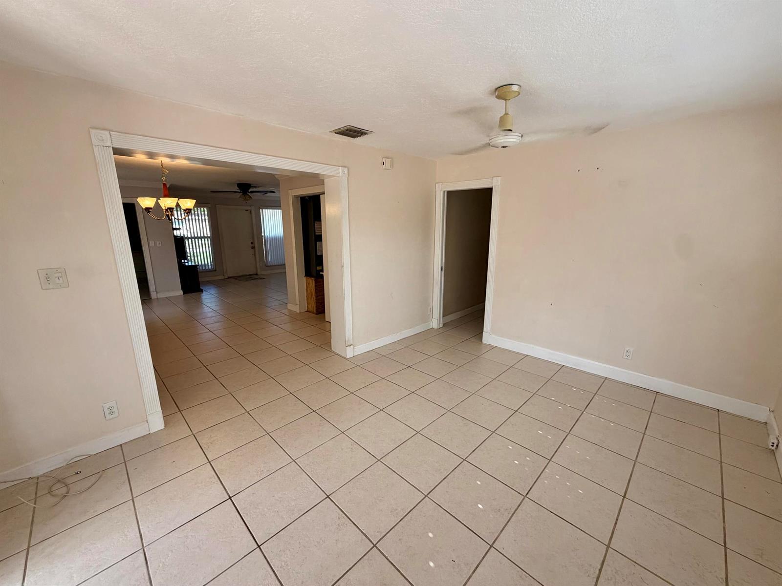 1410 N 67th Terrace, Hollywood FL 33024 photo 3