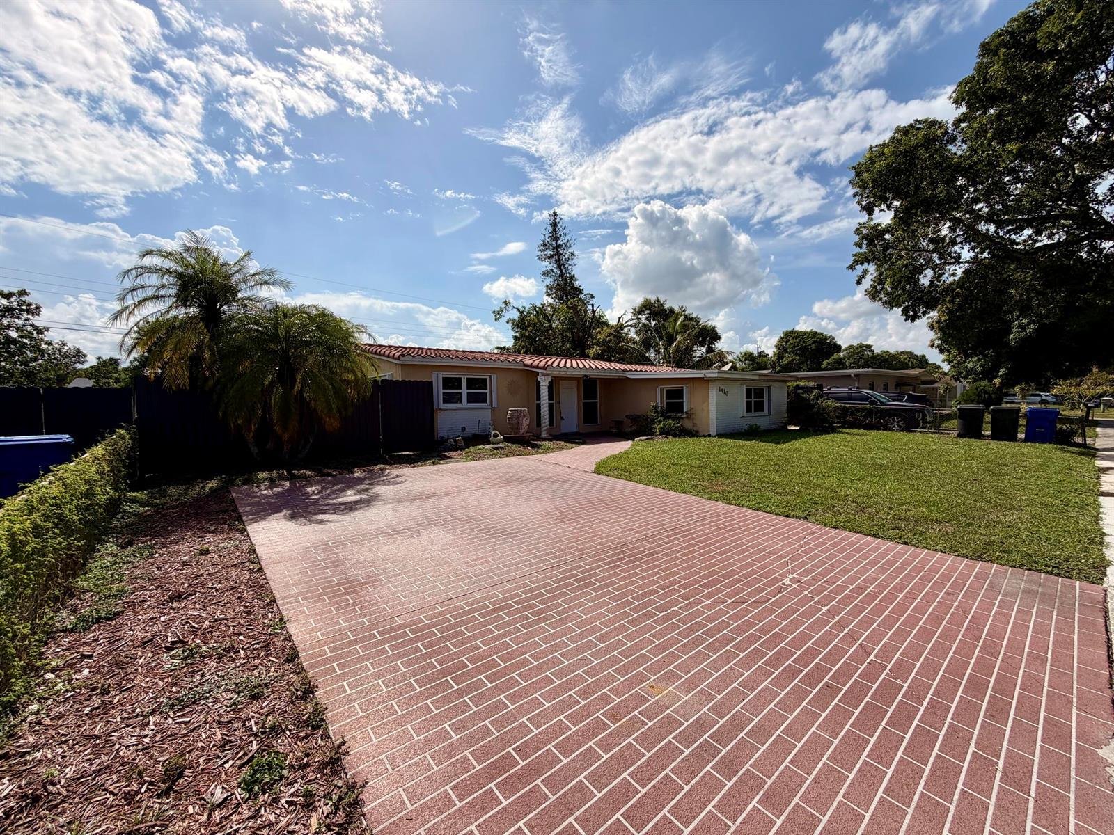 1410 N 67th Terrace, Hollywood FL 33024