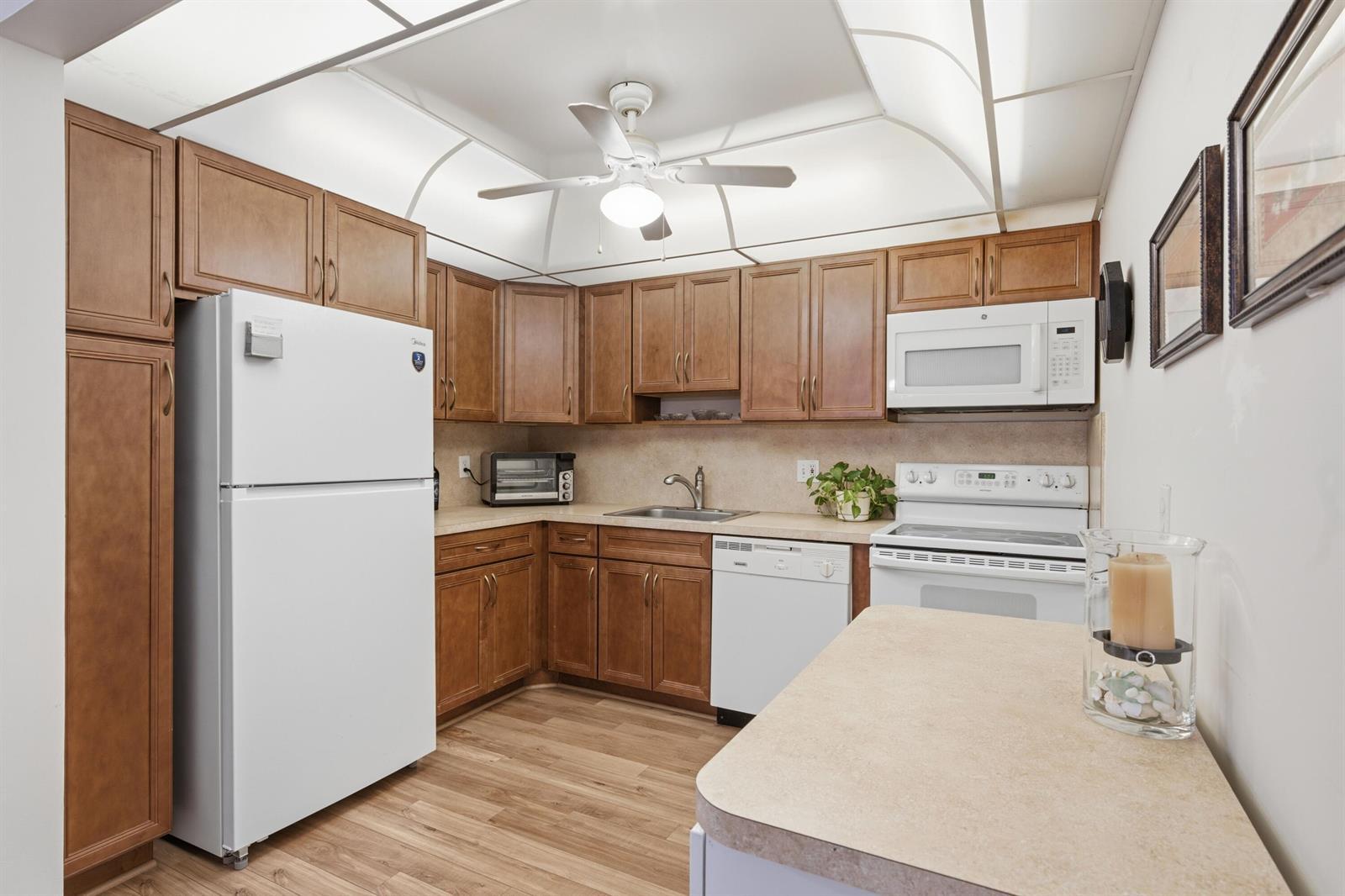108 Greenbrier, West Palm Beach FL 33417 photo 2