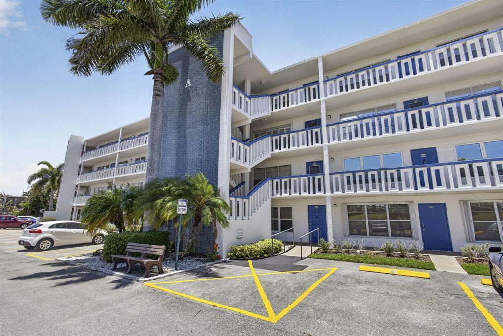 108 Greenbrier, West Palm Beach FL 33417