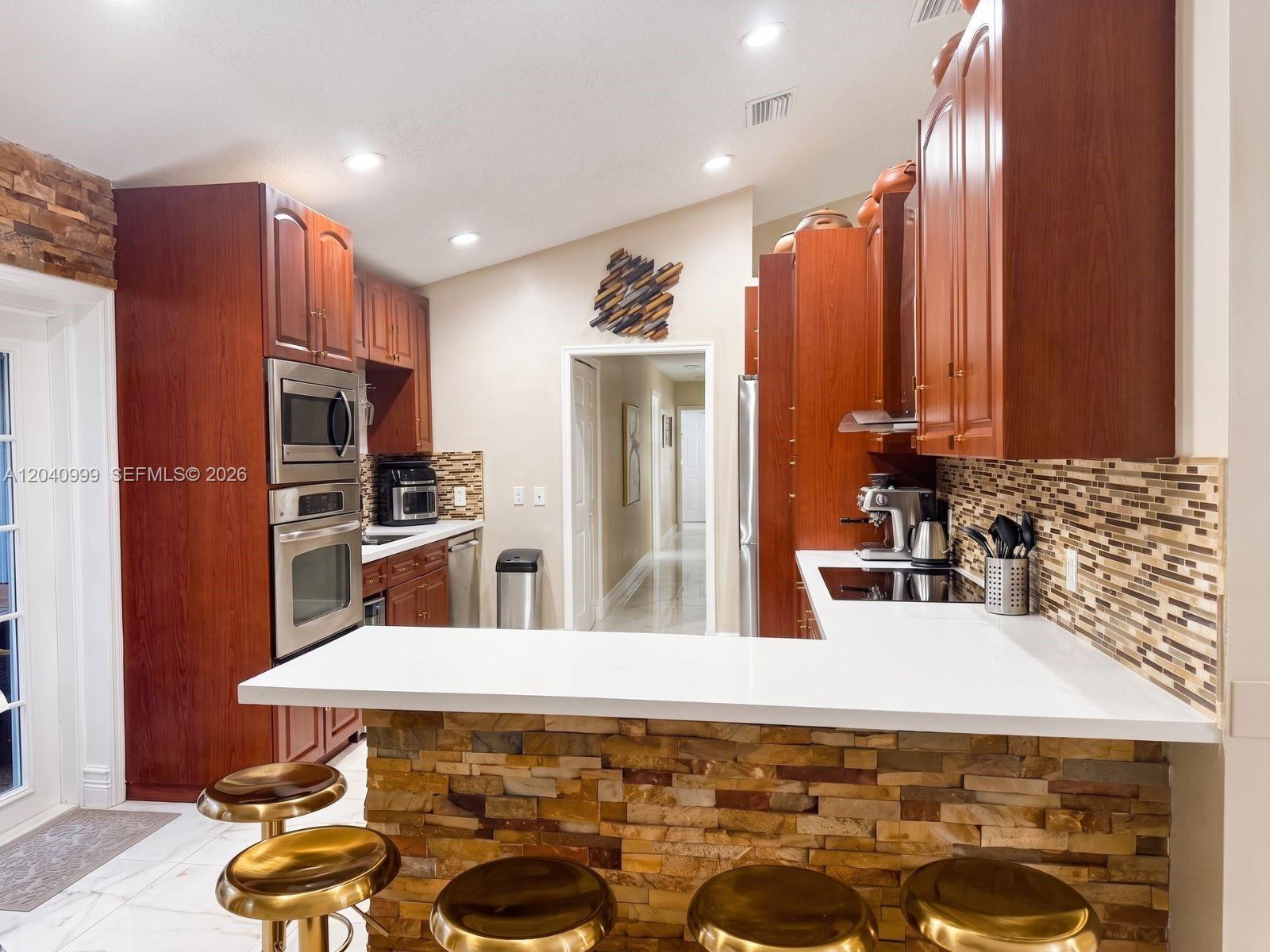 324 Patio Village Ter, Weston FL 33326 photo 5
