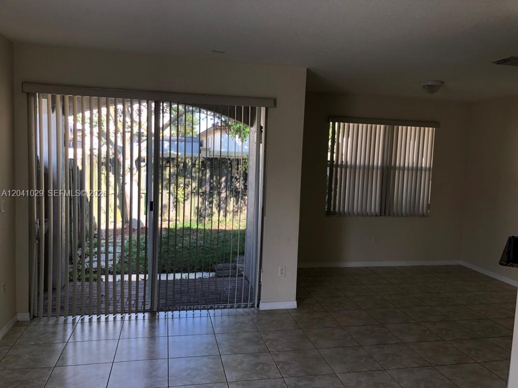 11823 SW 152nd Ct, Miami FL 33196 photo 5