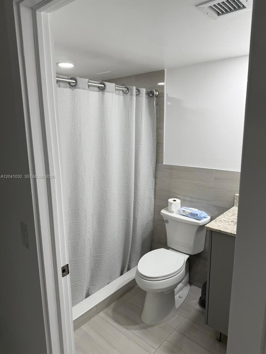600 NW 32nd Pl # 303, Miami FL 33125 photo 5