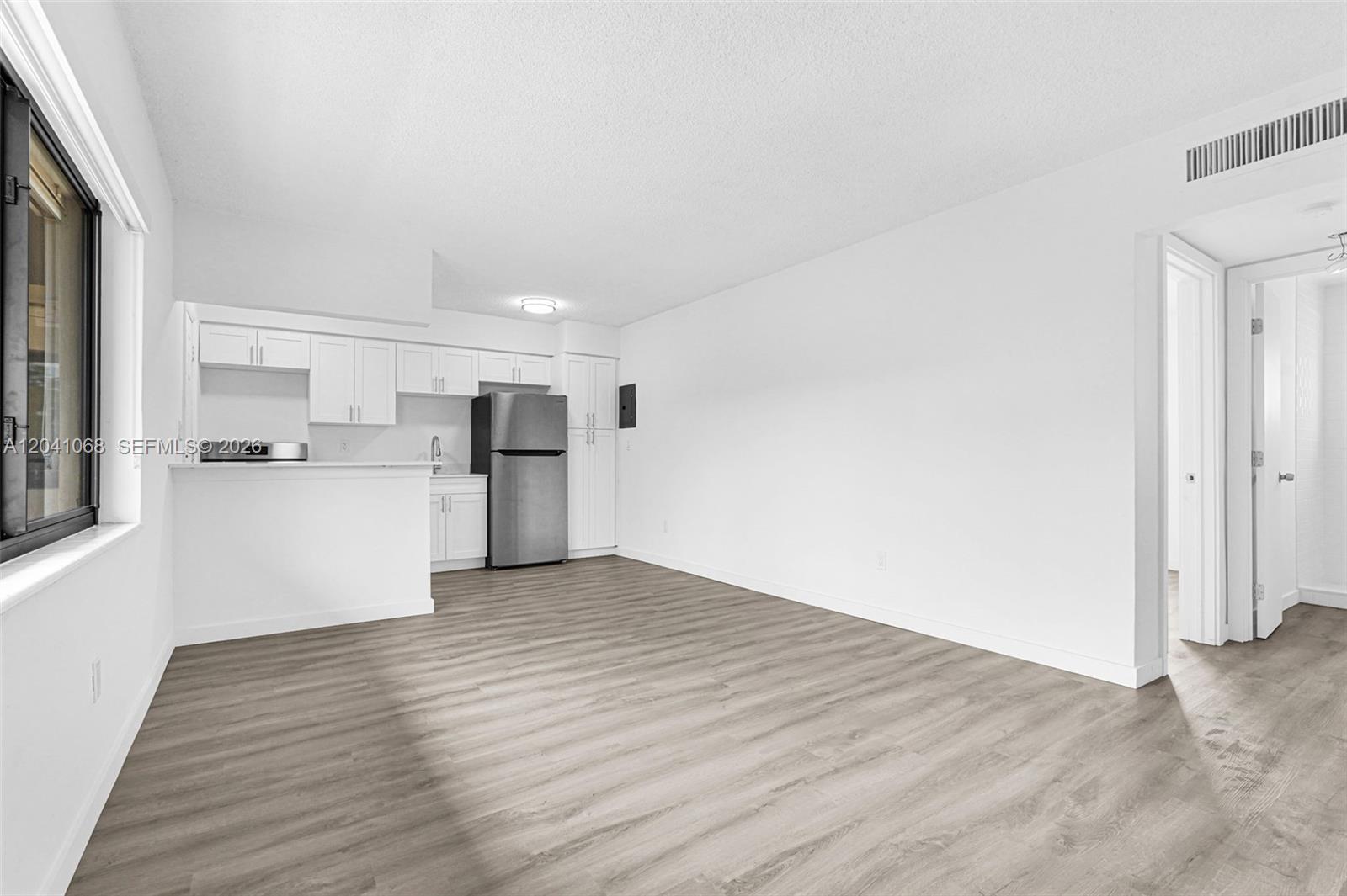 13210 Memorial Hwy # 204, North Miami FL 33161